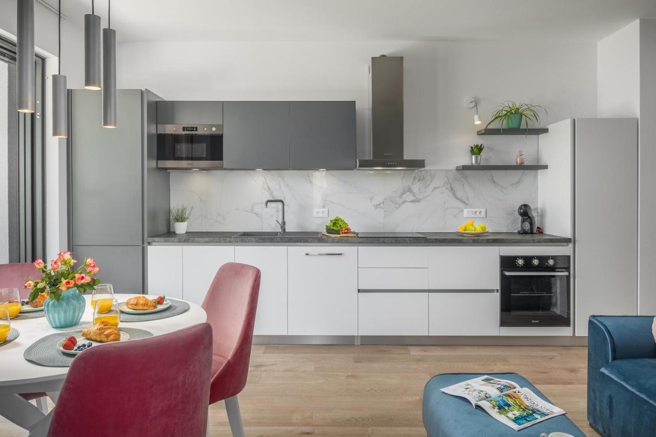 Apartment Nina & Mauro Пореч Екстериор снимка